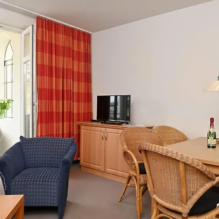 Lejlighed Ferienwohnung-10-in-sellin-auf-ruegen-villa-celia-6-pers-wlan-und-sauna-200-m-vom-strand-entfernt