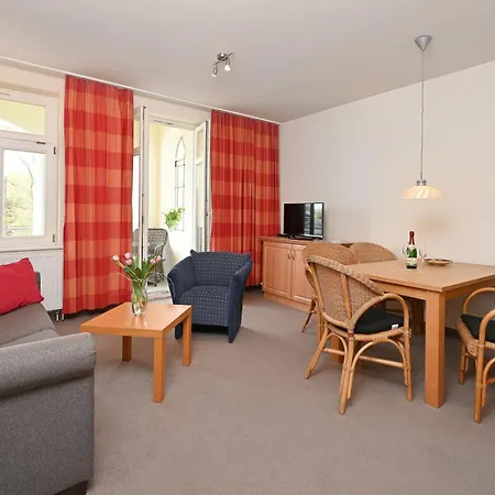 Ferienwohnung-10-in-sellin-auf-ruegen-villa-celia-6-pers-wlan-und-sauna-200-m-vom-strand-entfernt Lejlighed *